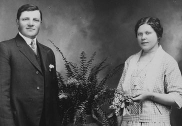 jacobanddorothystekionis1924_-_364_x_253