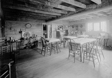 4-tearoom_-_364_x_253